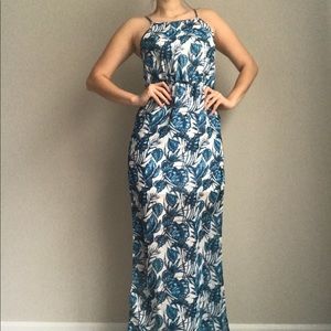 🌸PRICE DOWN🌸 Blue floral maxi dress 🦋